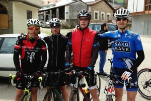 Grupo en la Marcha Cicloturista Sprint Camargo 2013